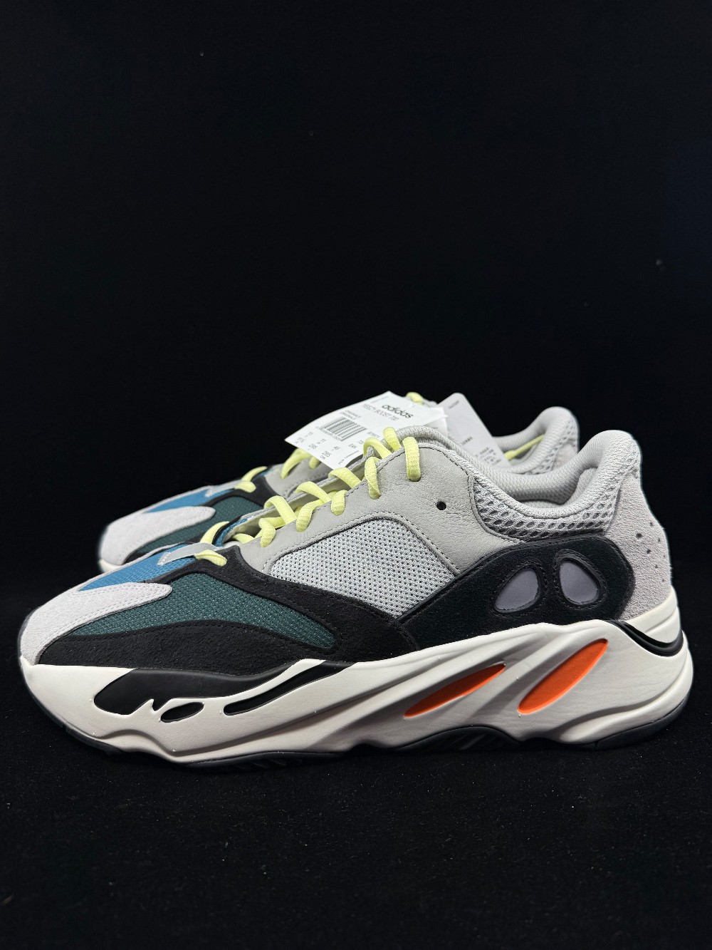 YEEZY 350 V2 - WAVERUNNER