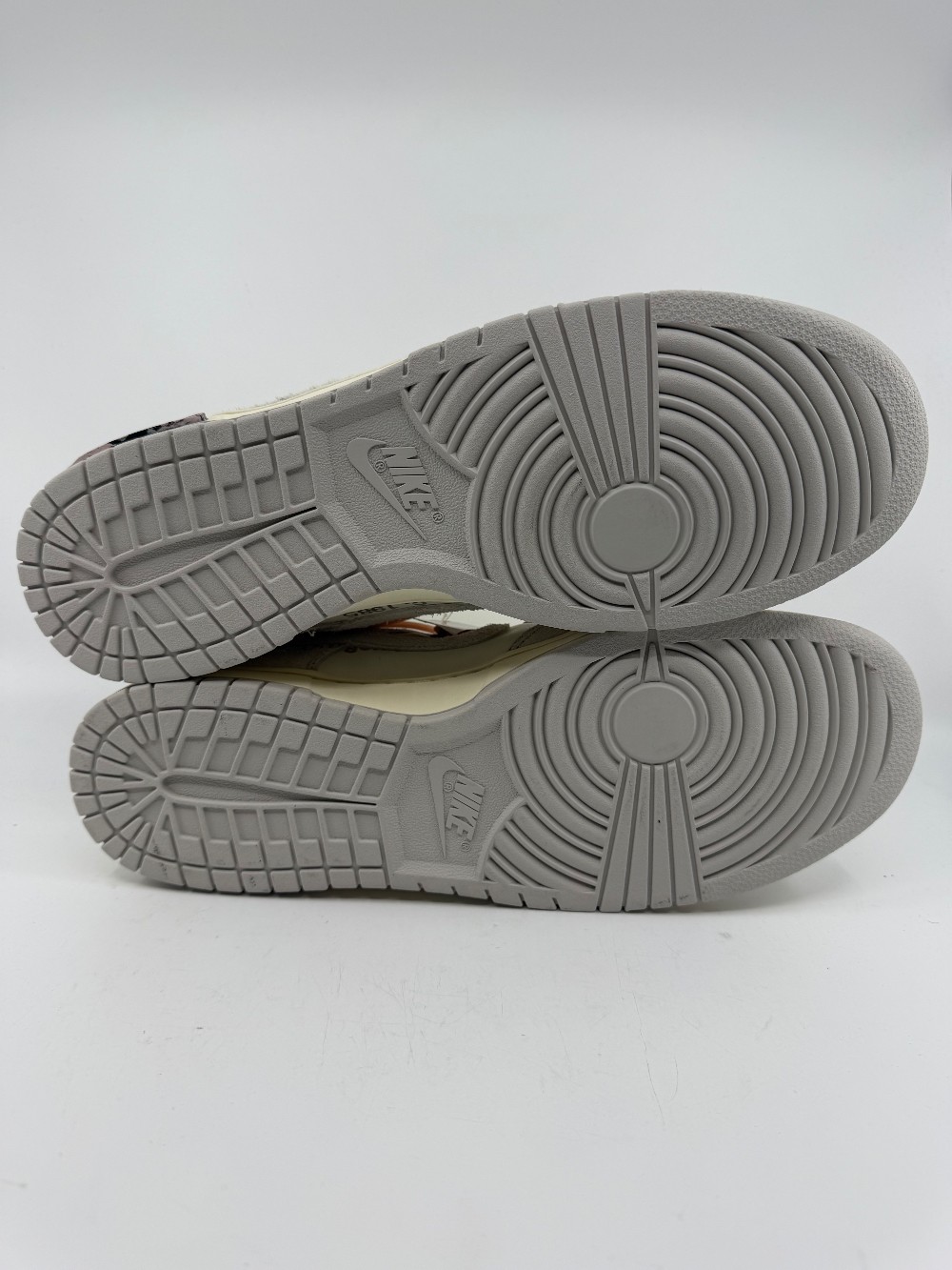 *NO BOX* NIKE DUNK LOW X OFF-WHITE - LOT 12