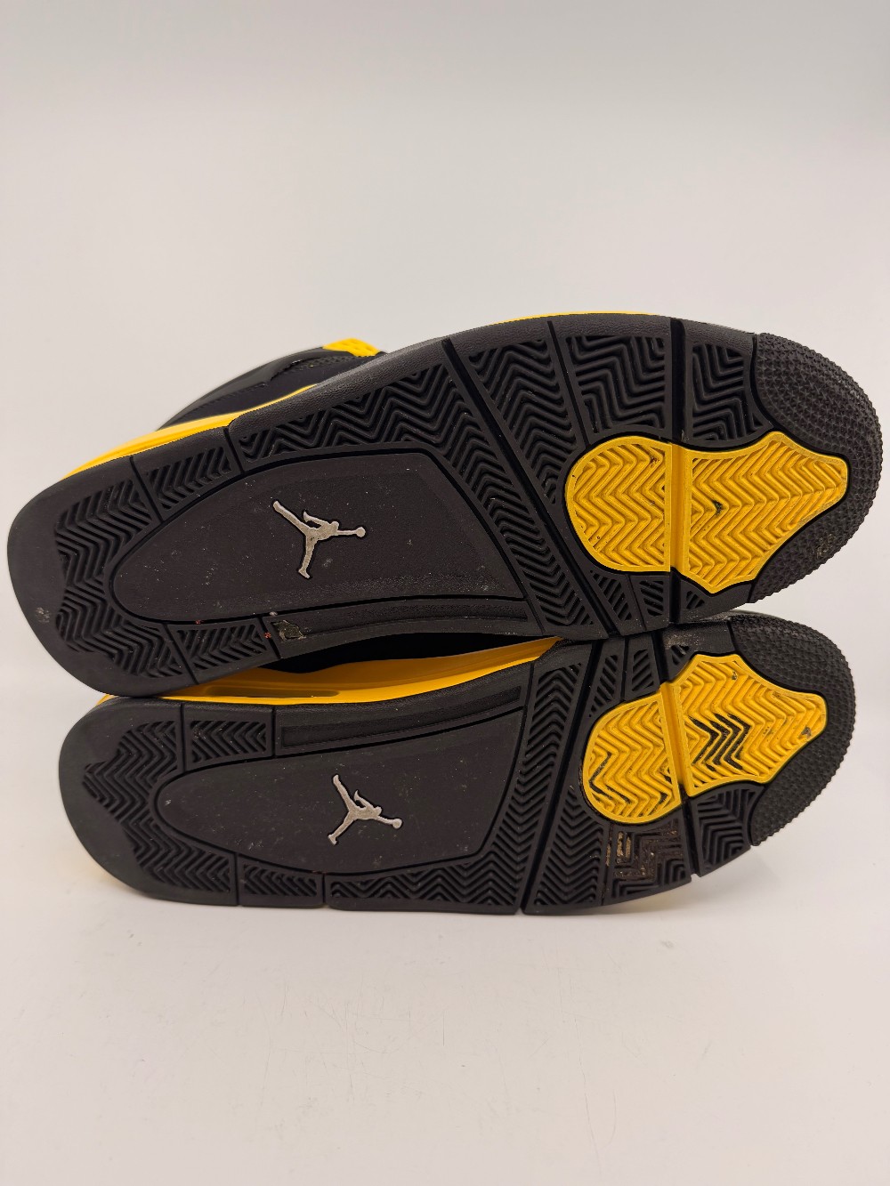 *USED* AJ 4 - THUNDER (2023)