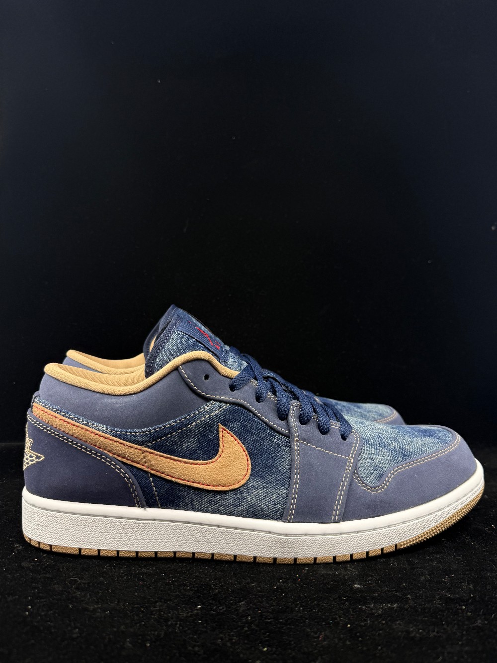 *NO BOX* AJ 1 LOW SE - DENIM