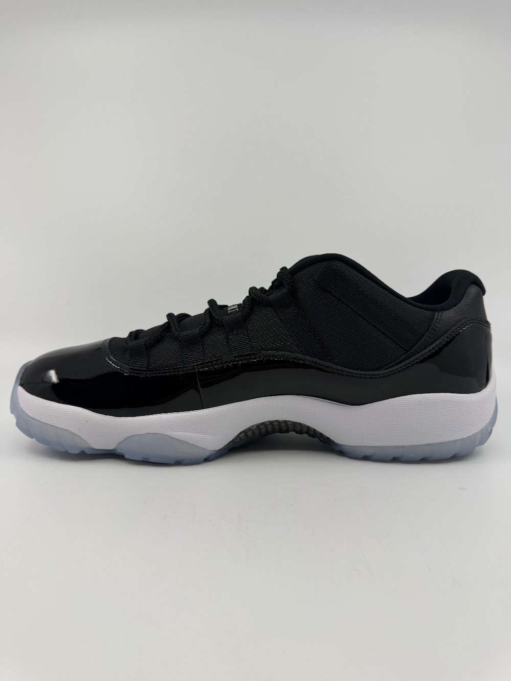 AJ 11 LOW - SPACE JAM