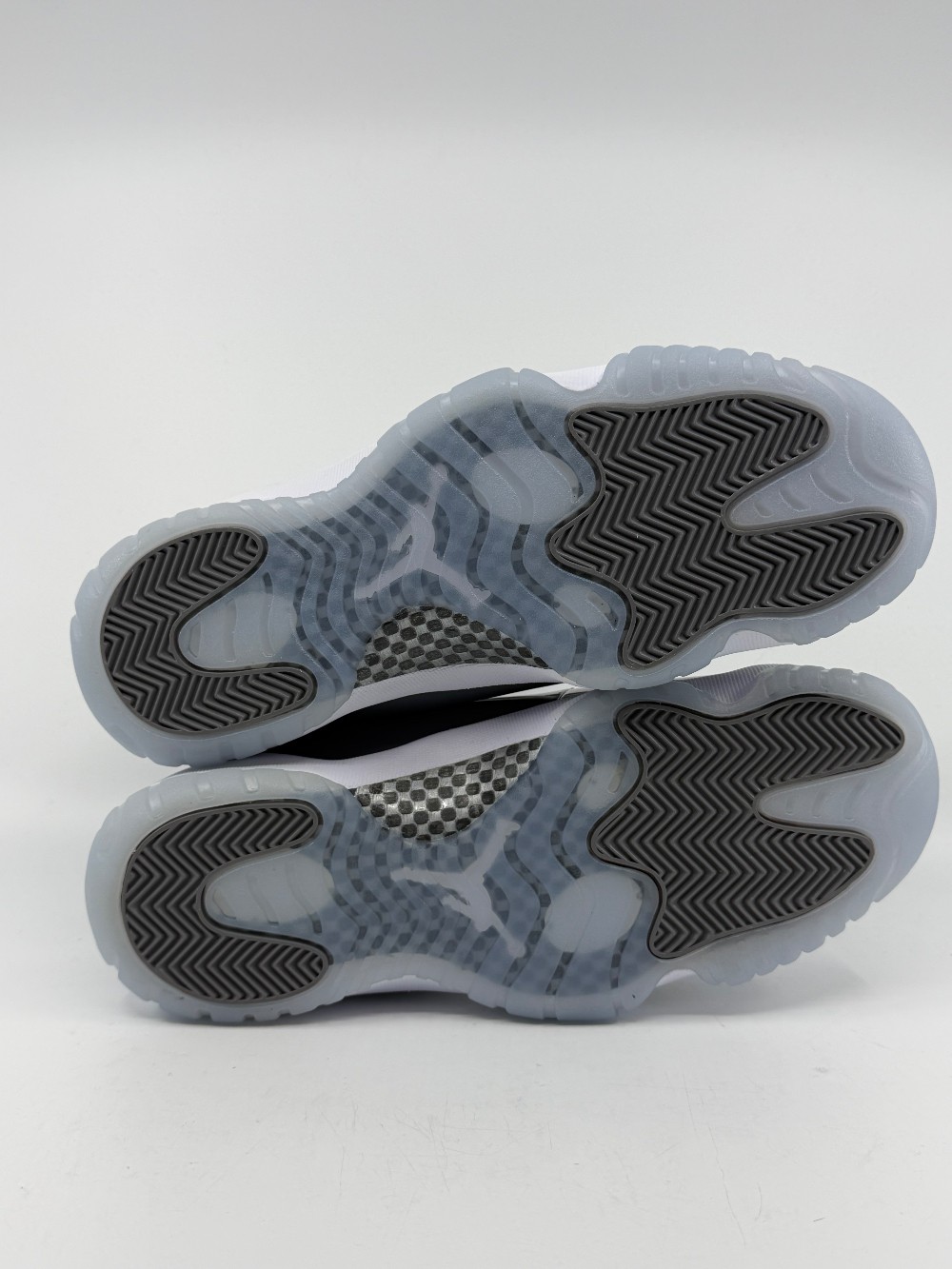AJ 11 - COOL GREY (2021)