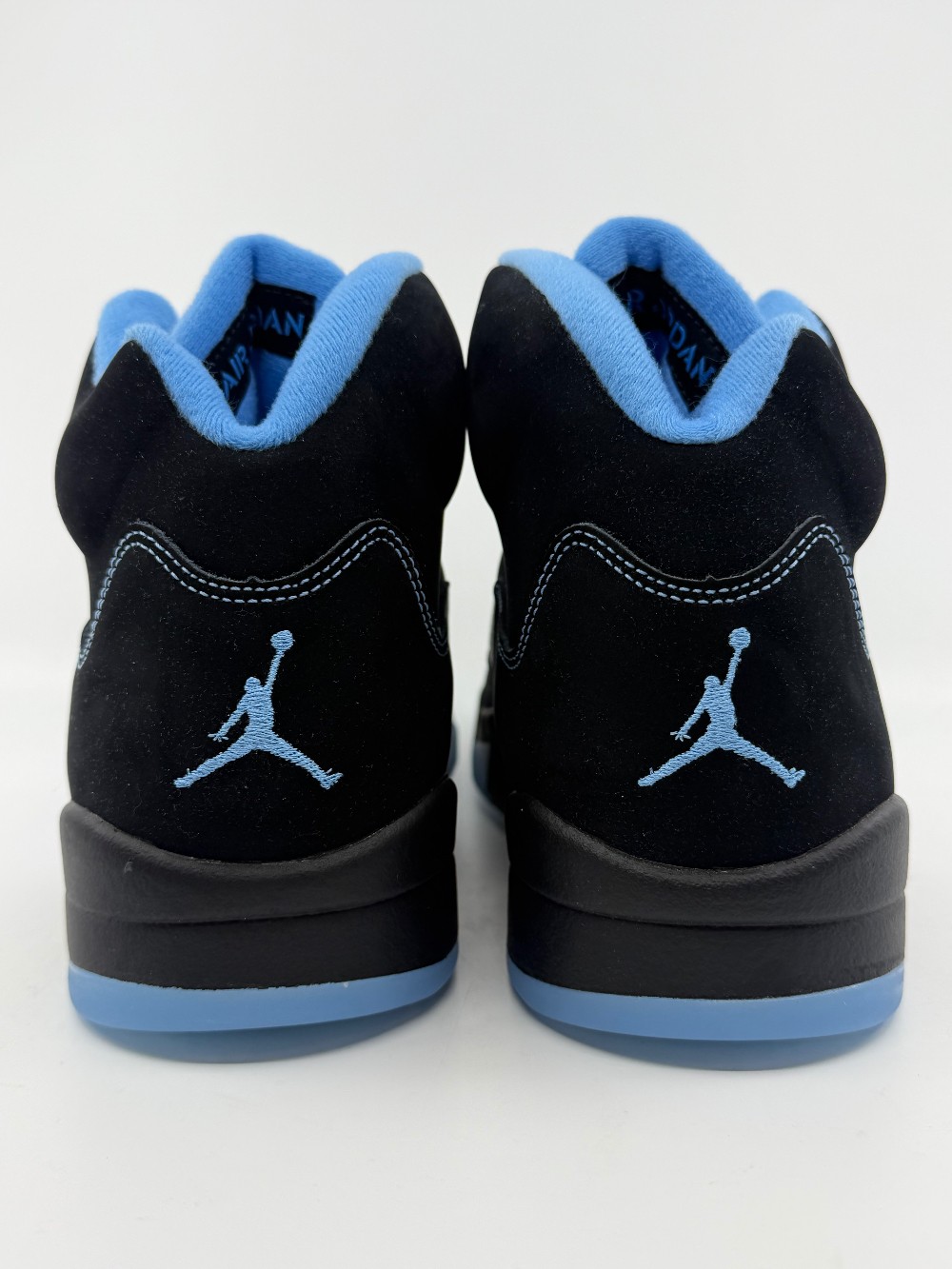 AJ 5 - BLACK UNIVERSITY (2026)