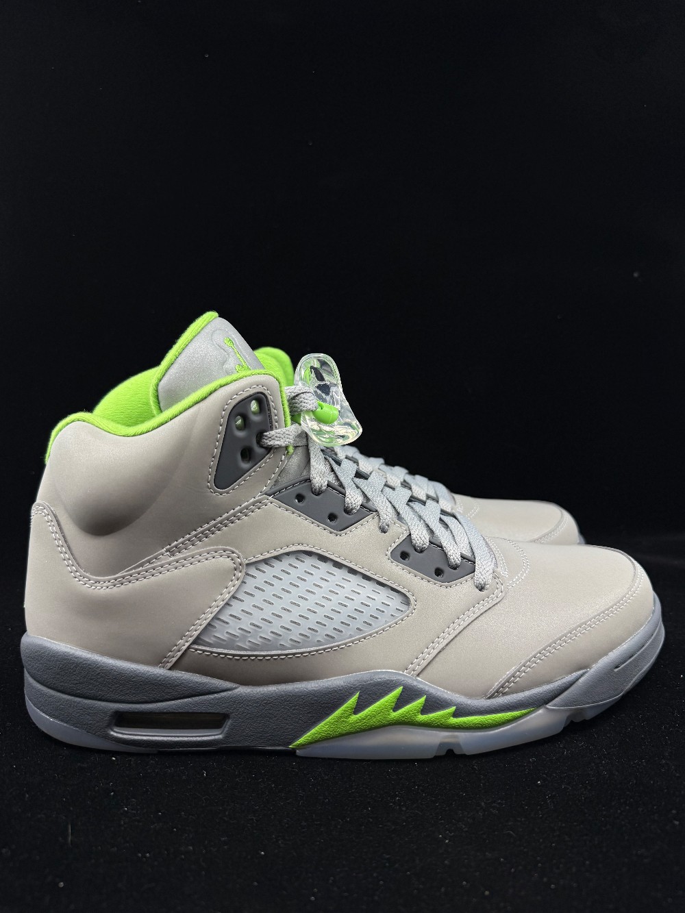 AJ 5 - GREEN BEAN (2022)