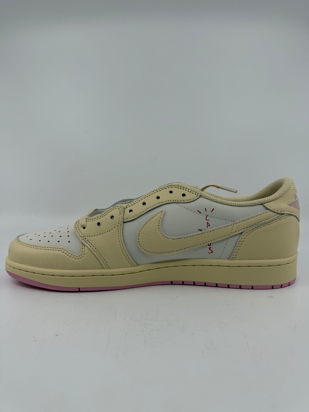AJ 1 LOW X TRAVIS SCOTT - SHY PINK