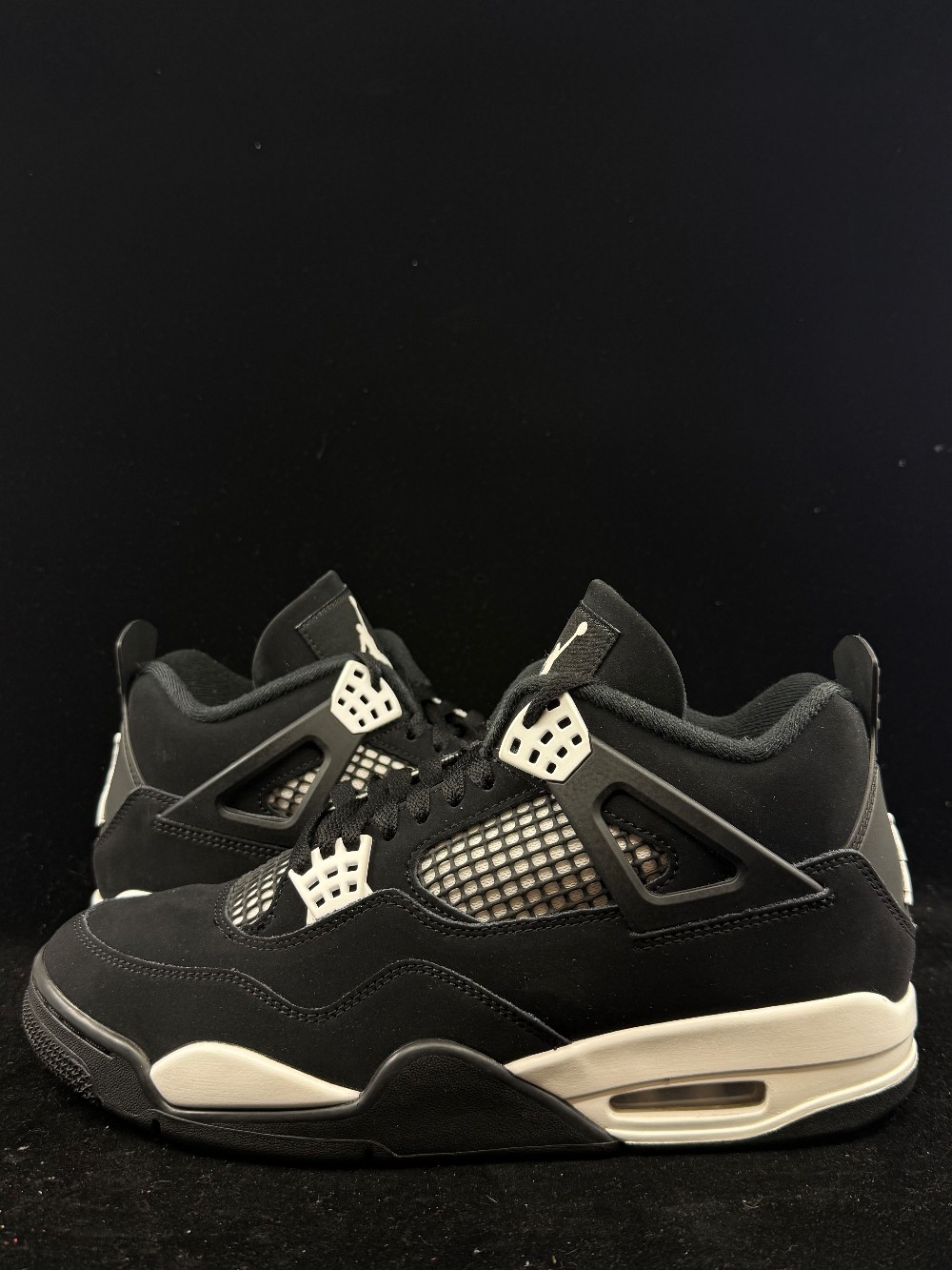 *USED* AJ 4 - WHITE THUNDER