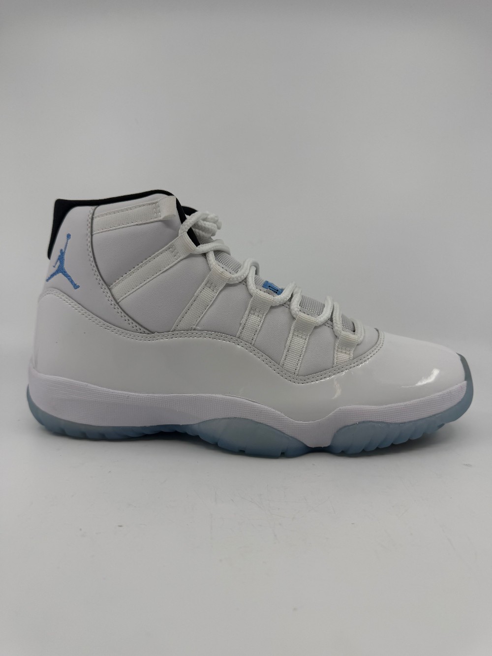 AJ 11 - LEGEND BLUE (2024)