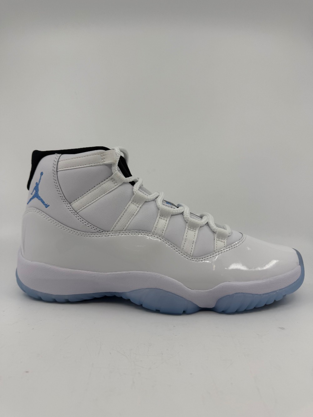 AJ 11 - LEGEND BLUE (2024)