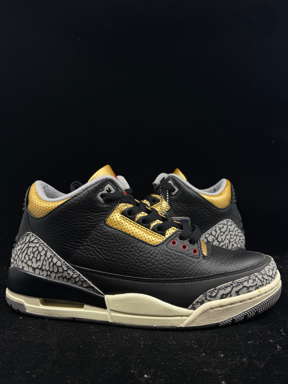 *USED* AJ 3 (W) - BLACK CEMENT GOLD