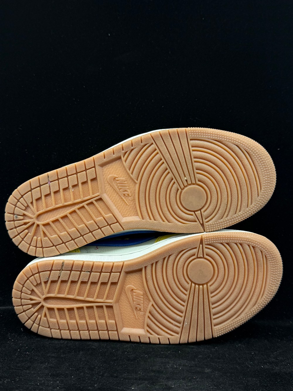 *USED* AJ 1 LOW X TRAVIS SCOTT (W) - CANARY