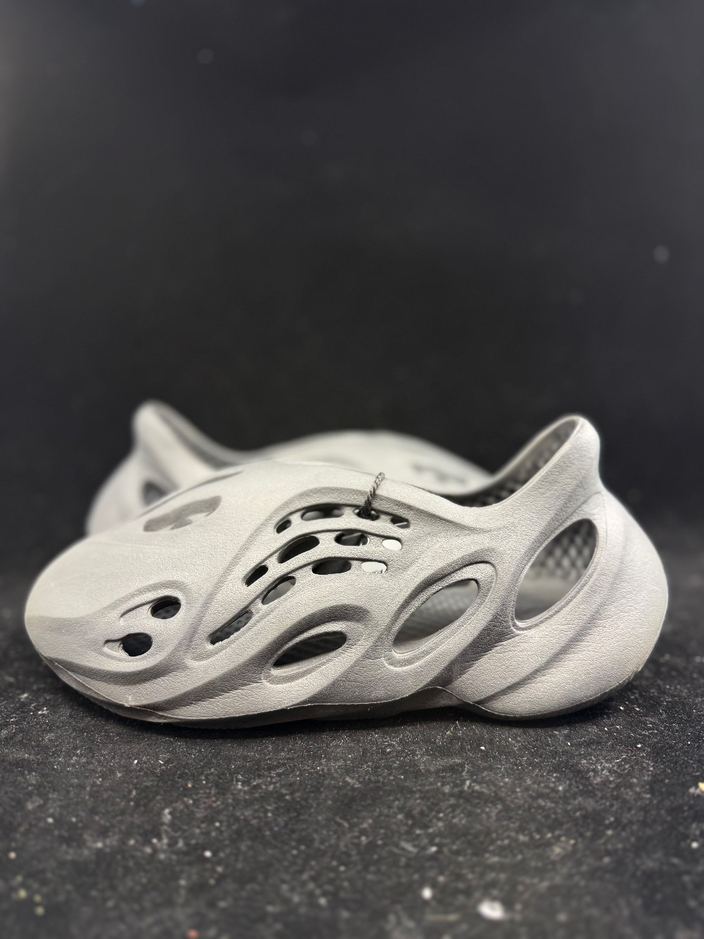 *USED/NO BOX* YEEZY FOAM RUNNER - ONYX