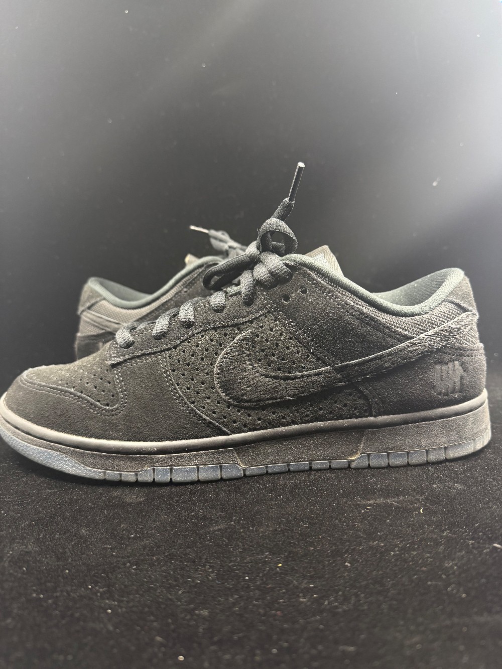 *USED* NIKE DUNK LOW X UNDEFEATED - 5 ON IT