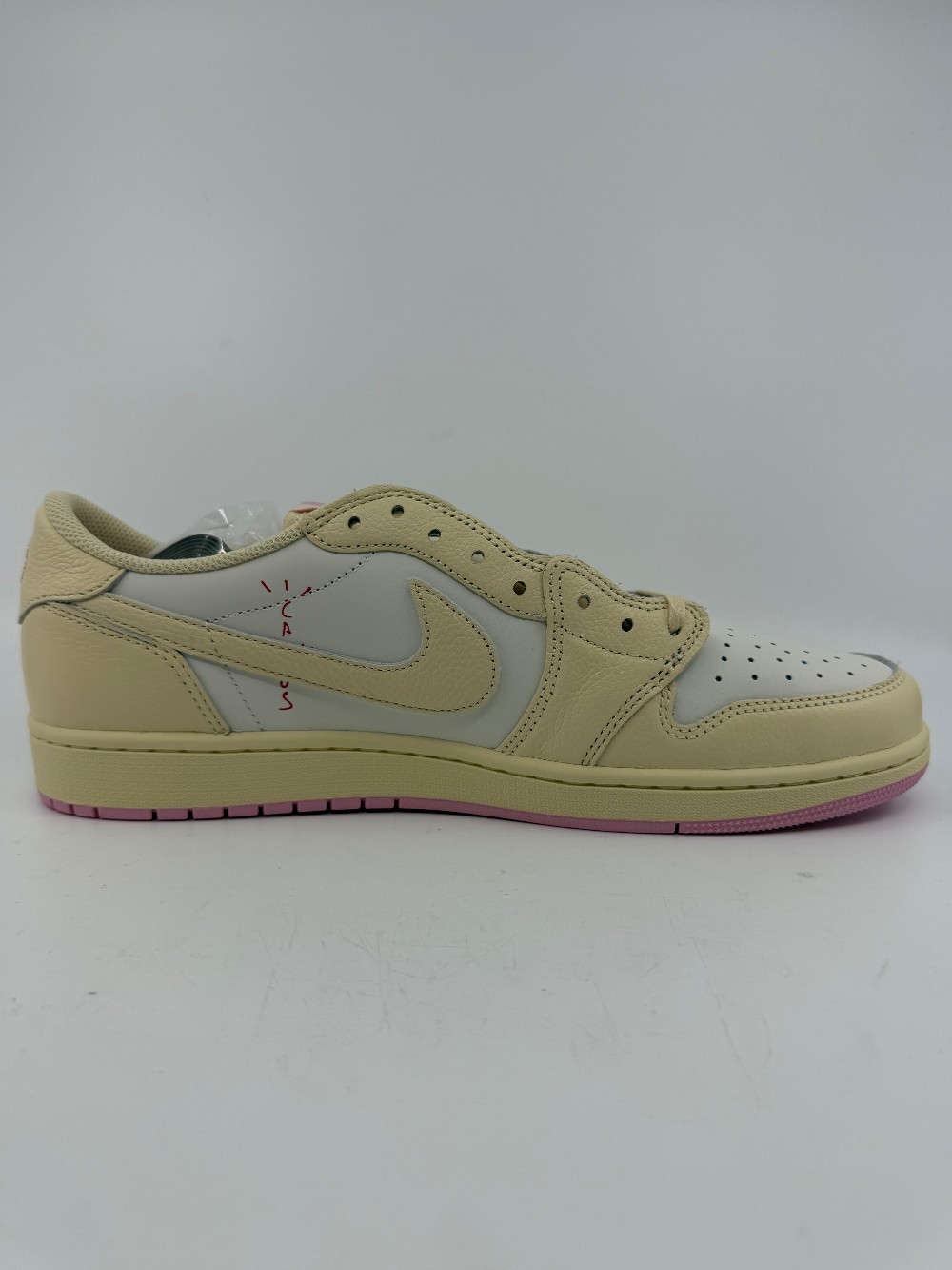AJ 1 LOW X TRAVIS SCOTT - SHY PINK