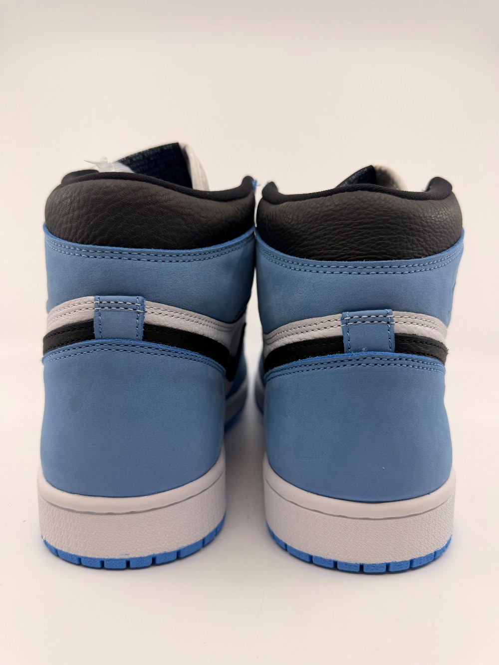 AJ 1 - UNIVERSITY BLUE
