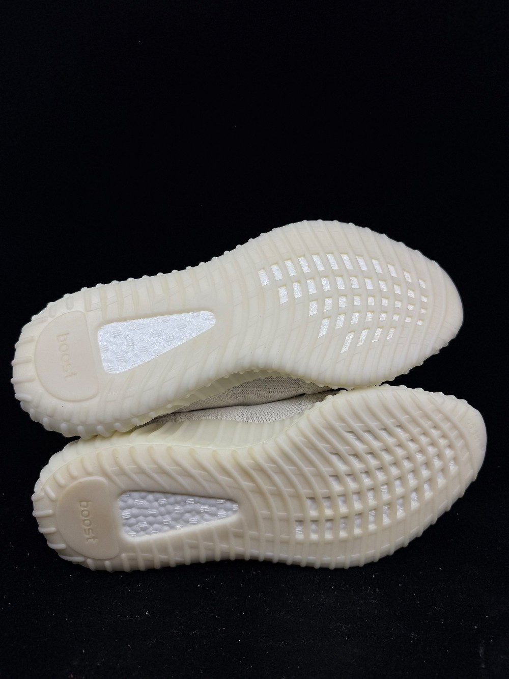 YEEZY 350 BOOST V2 - BONE