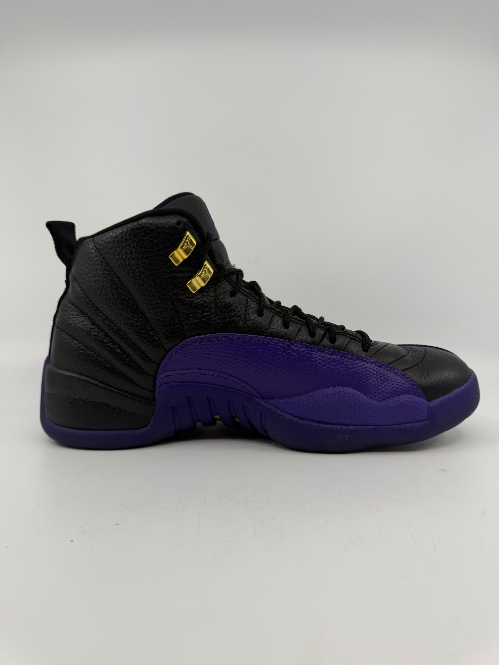 *USED* AJ 12 - FIELD PURPLE
