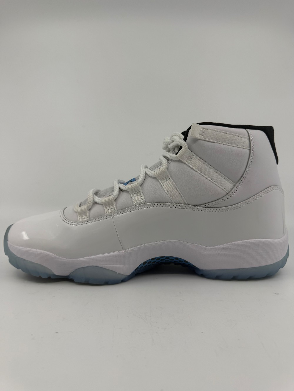 AJ 11 - LEGEND BLUE (2024)