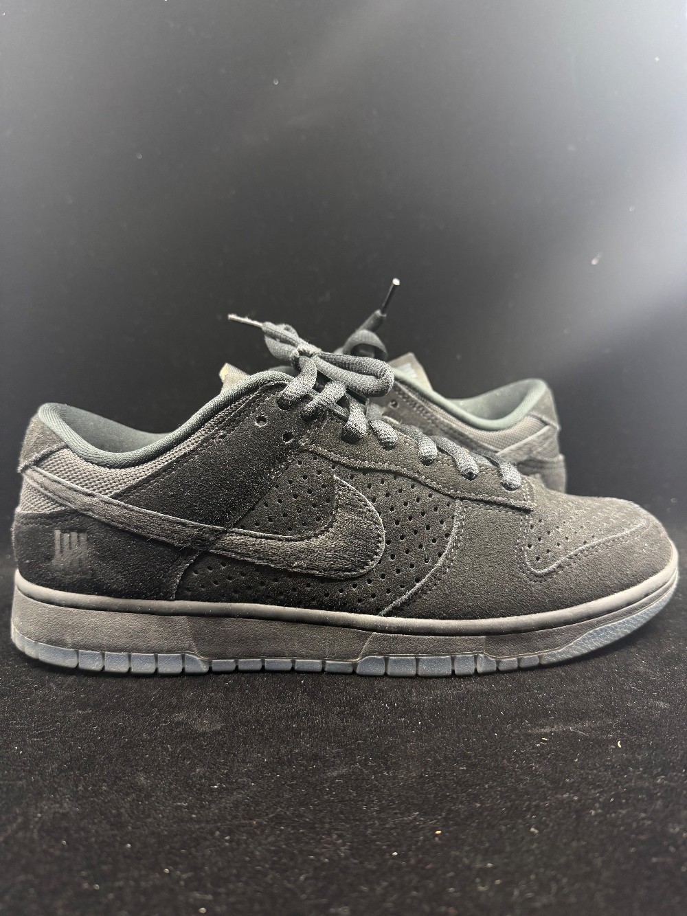 *USED* NIKE DUNK LOW X UNDEFEATED - 5 ON IT