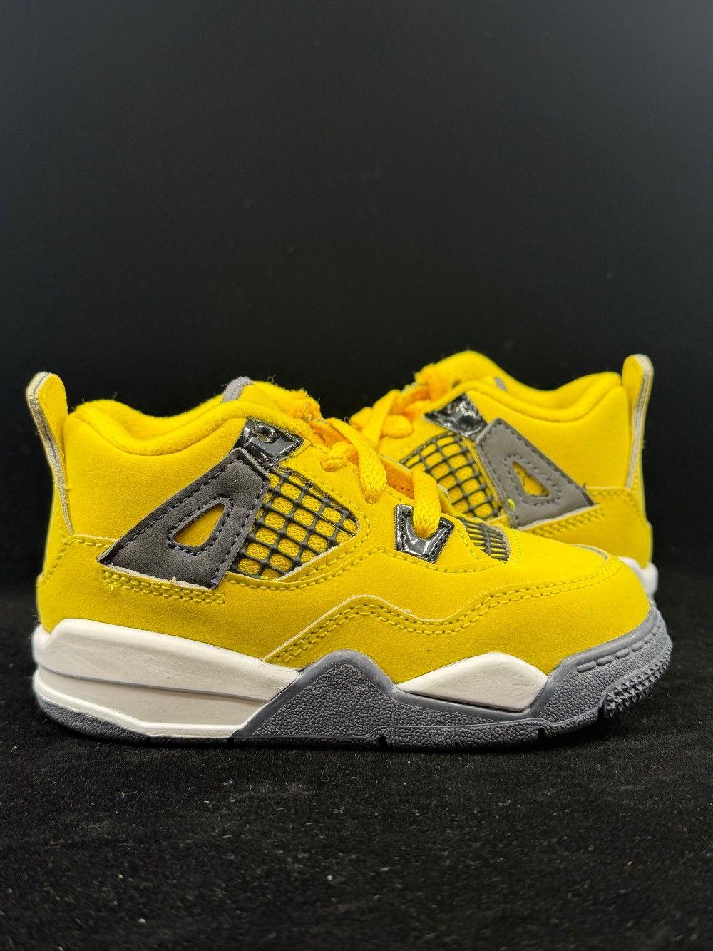 AJ 4 (TD) - LIGHTNING