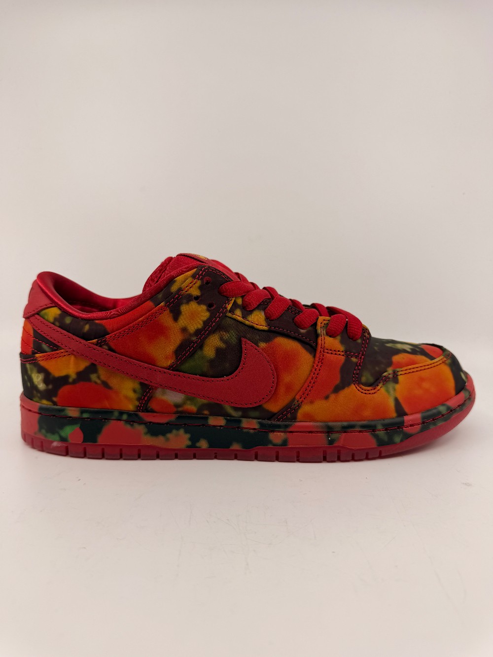NIKE SB DUNK LOW - THE WIZARD OF OZ POPPY FIELD