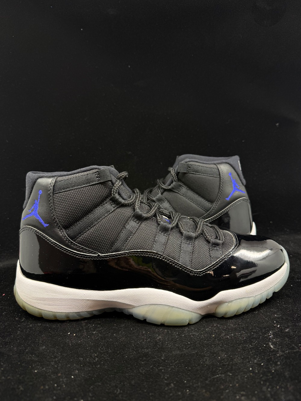 *USED* AJ 11 - SPACE JAM (2016)