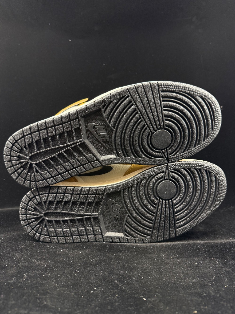 AJ 1 - ROOKIE OF THE YEAR