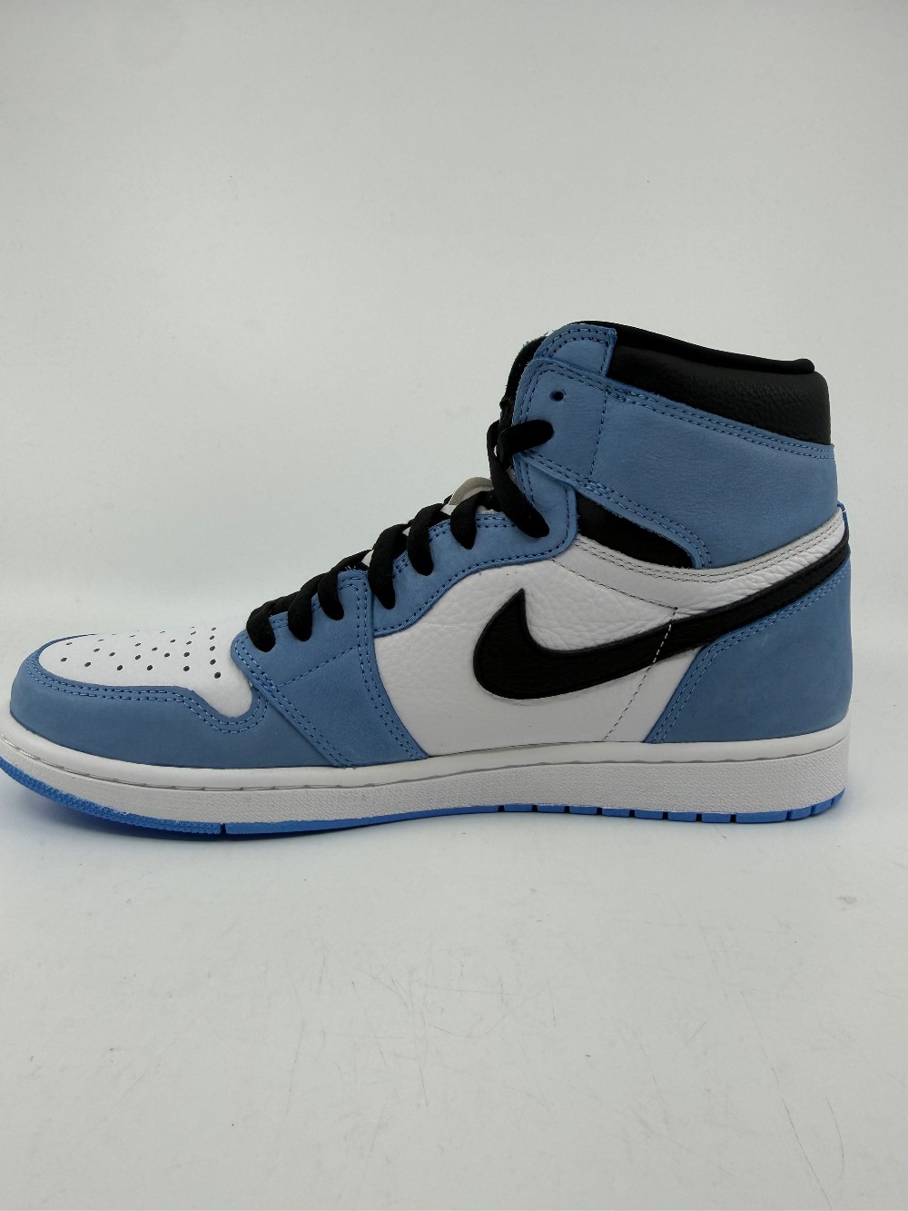 AJ 1 - UNIVERSITY BLUE