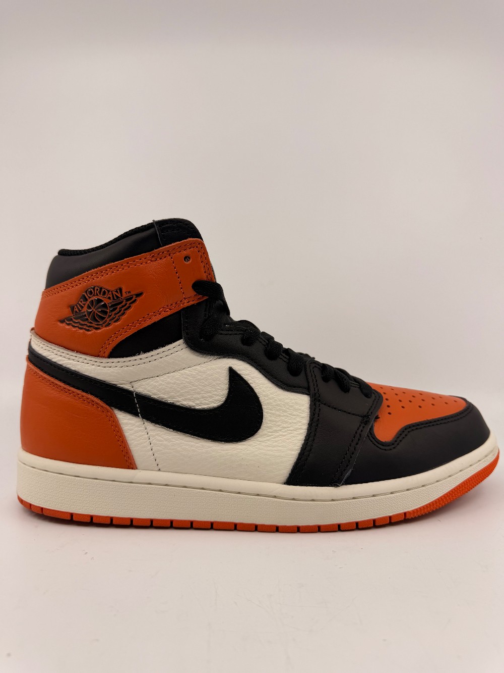 *USED* AJ 1 - SHATTERED BACKBOARD (2025)