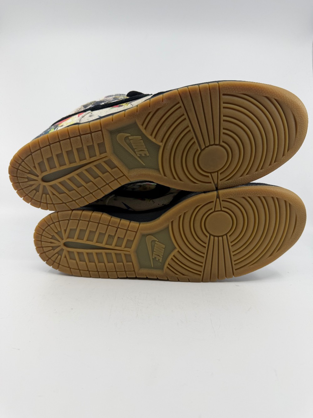 *VNDS/NO BOX* NIKE SB X SUPREME - RAMMELLZEE