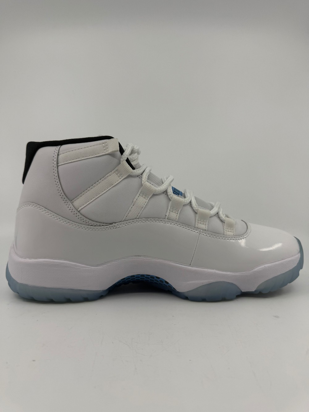 AJ 11 - LEGEND BLUE (2024)