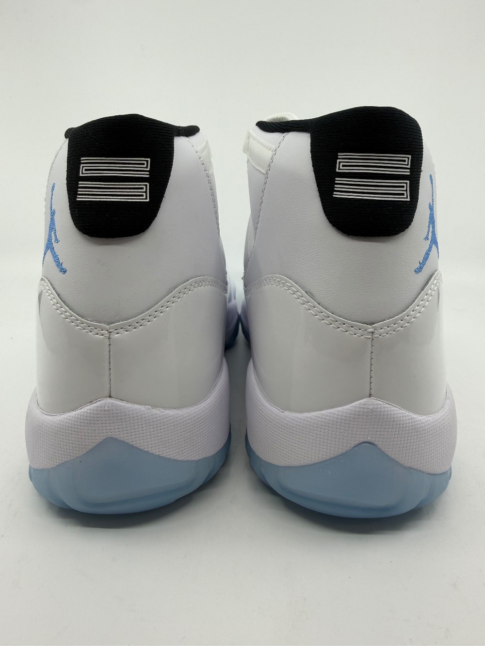 AJ 11 - LEGEND BLUE (2024)