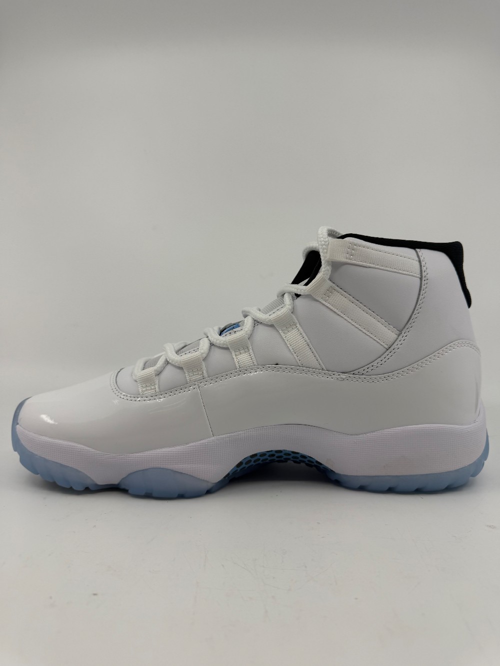 AJ 11 - LEGEND BLUE (2024)