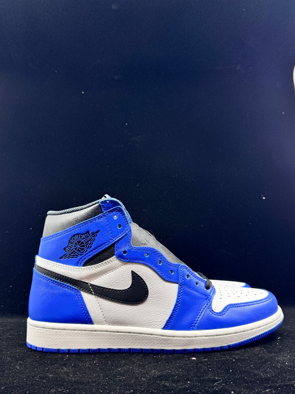 AJ 1 - GAME ROYAL