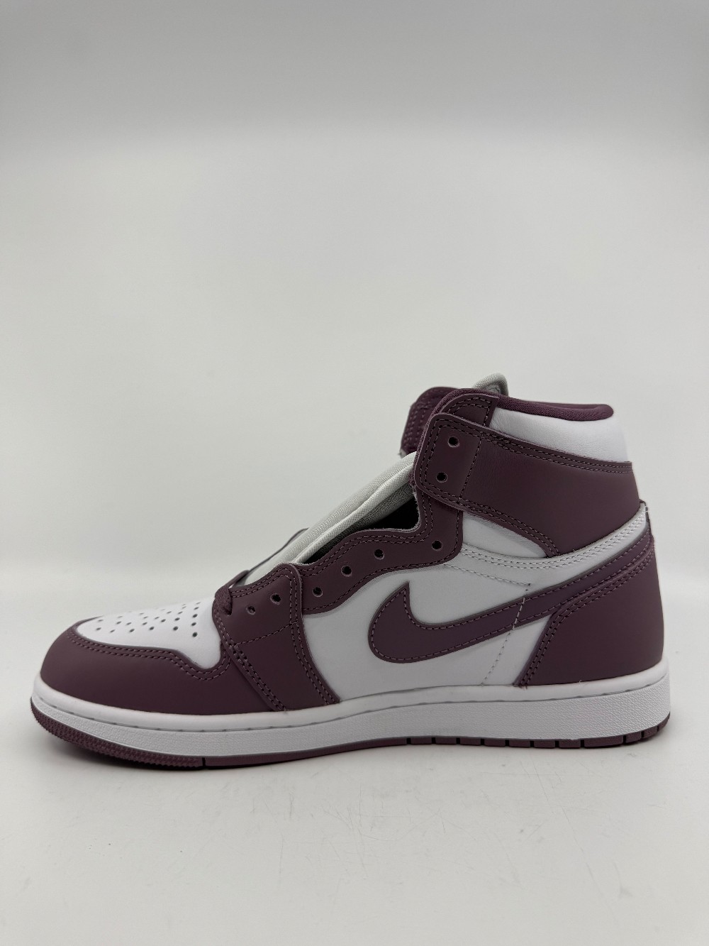 AJ 1 - ARTISANAL TEAM RED