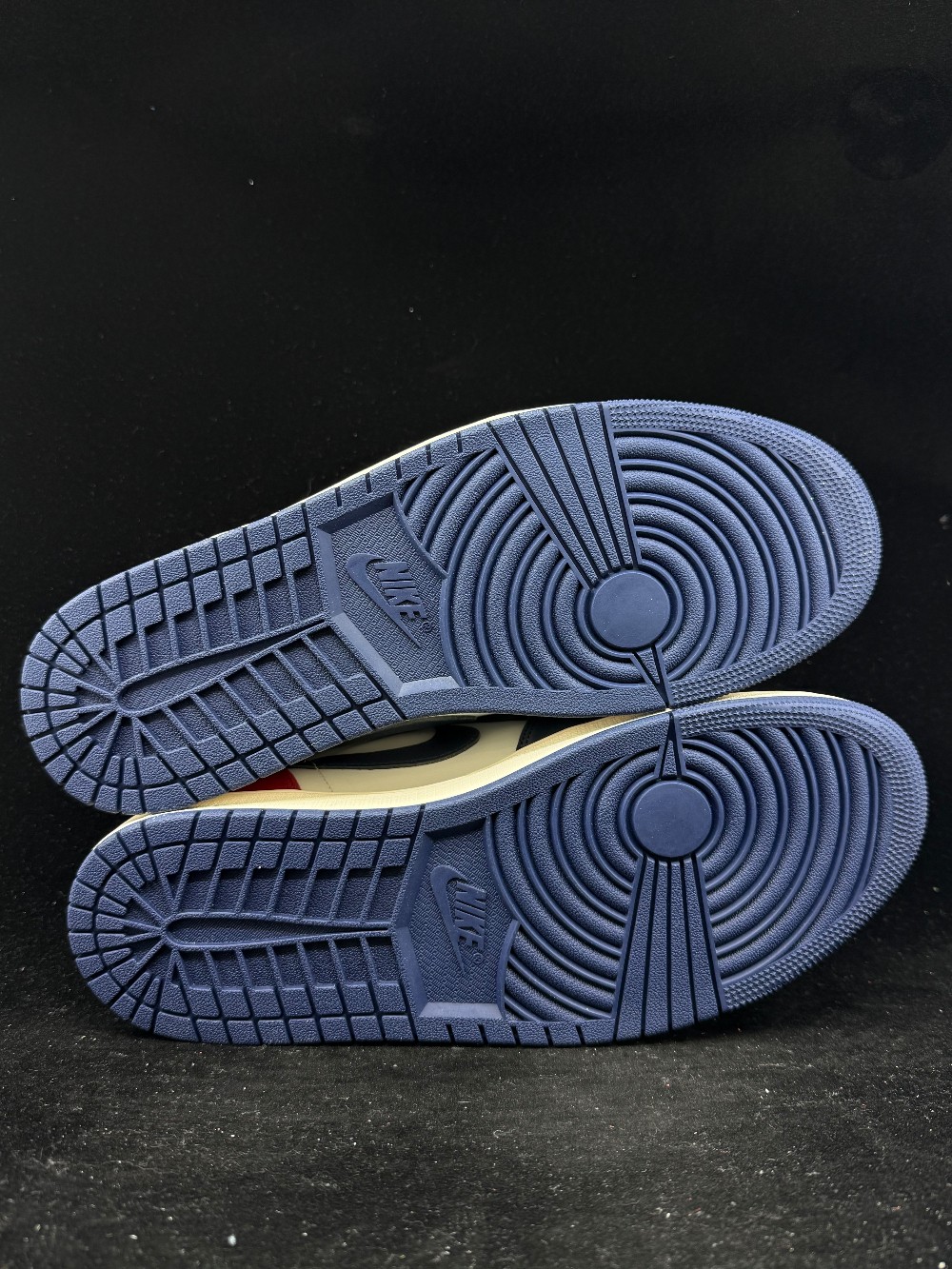 AJ 1 LOW - HOWARD UNIVERSITY