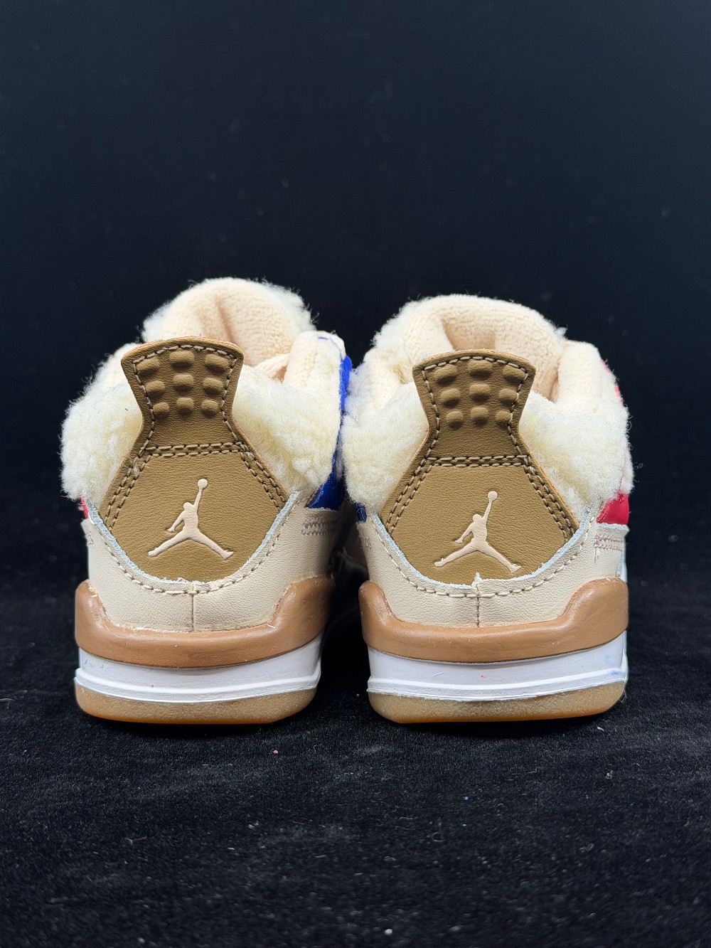 AJ 4 (TD) - WHERE THE WILD THINGS ARE