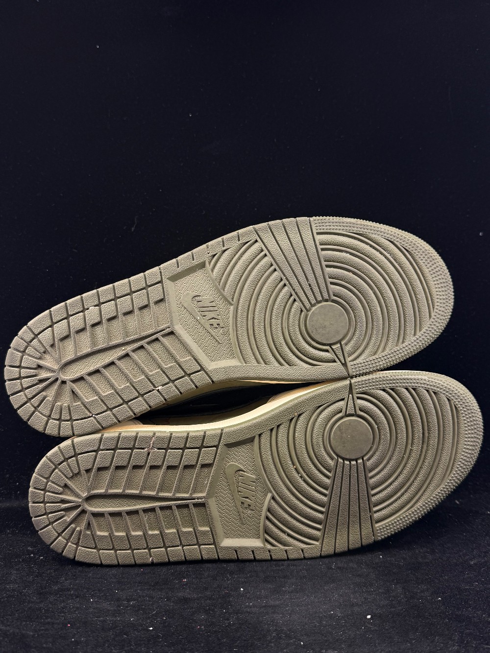 *USED/NO BOX* AJ 1 LOW X TRAVIS SCOTT - MEDIUM OLIVE