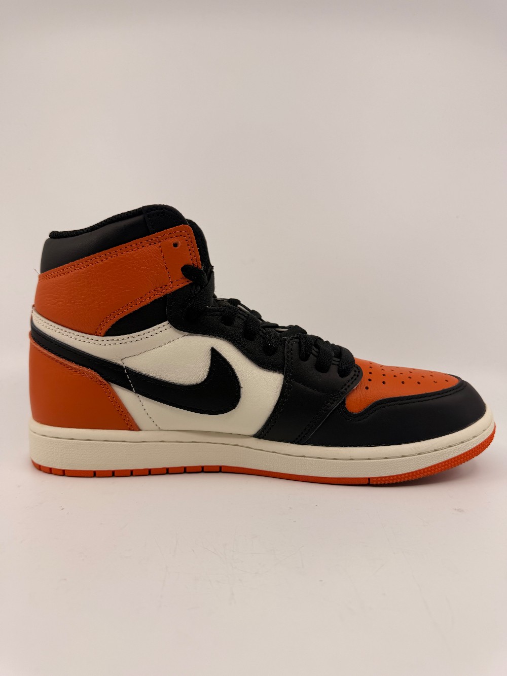 *USED* AJ 1 - SHATTERED BACKBOARD (2025)