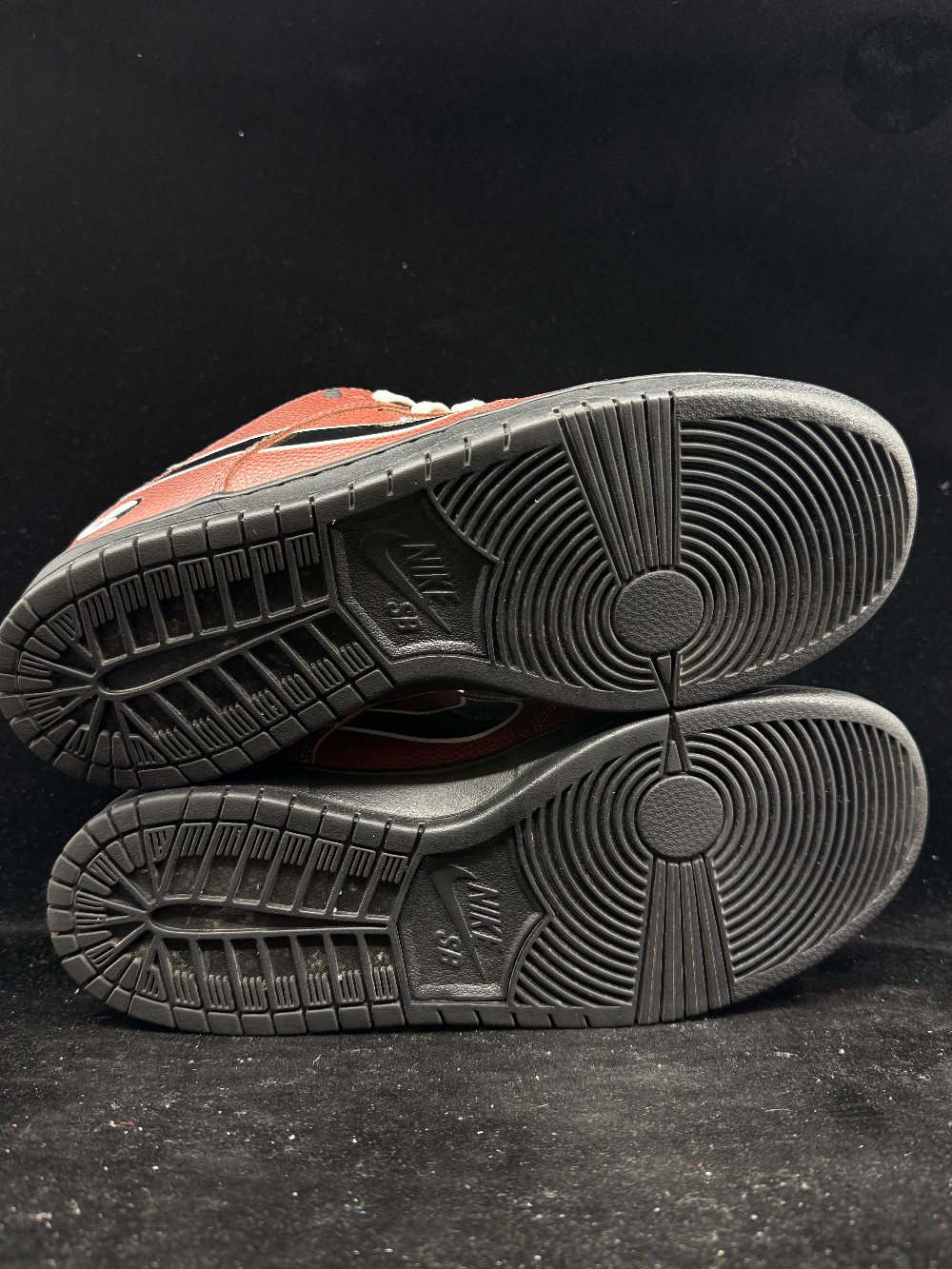 *USED* NIKE SB DUNK LOW - LIMOSINE SKATEBOARDS