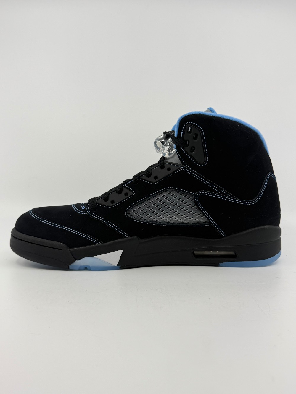 AJ 5 - BLACK UNIVERSITY (2026)