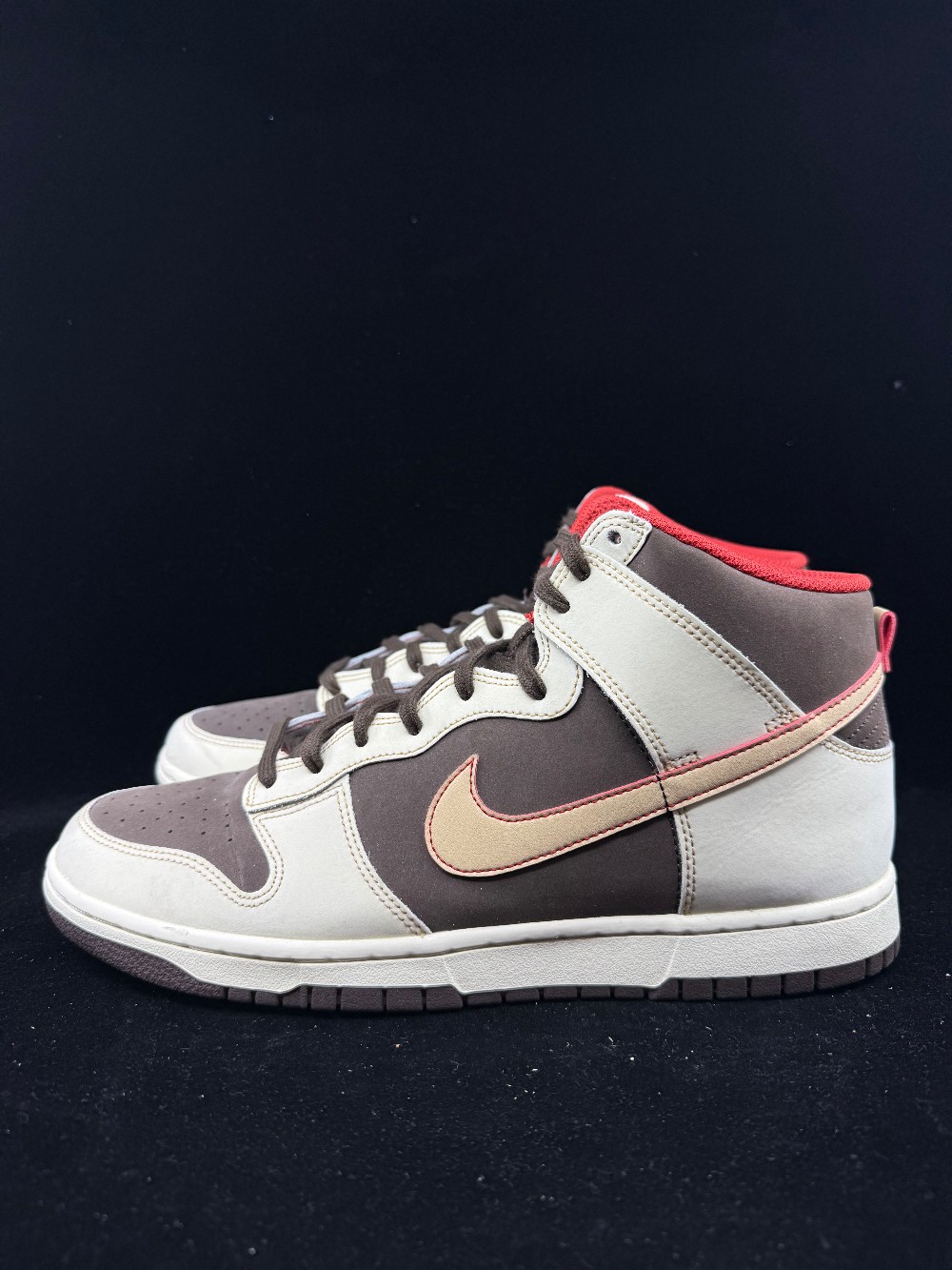 *USED* NIKE DUNK HIGH SE - BAROQUE BROWN