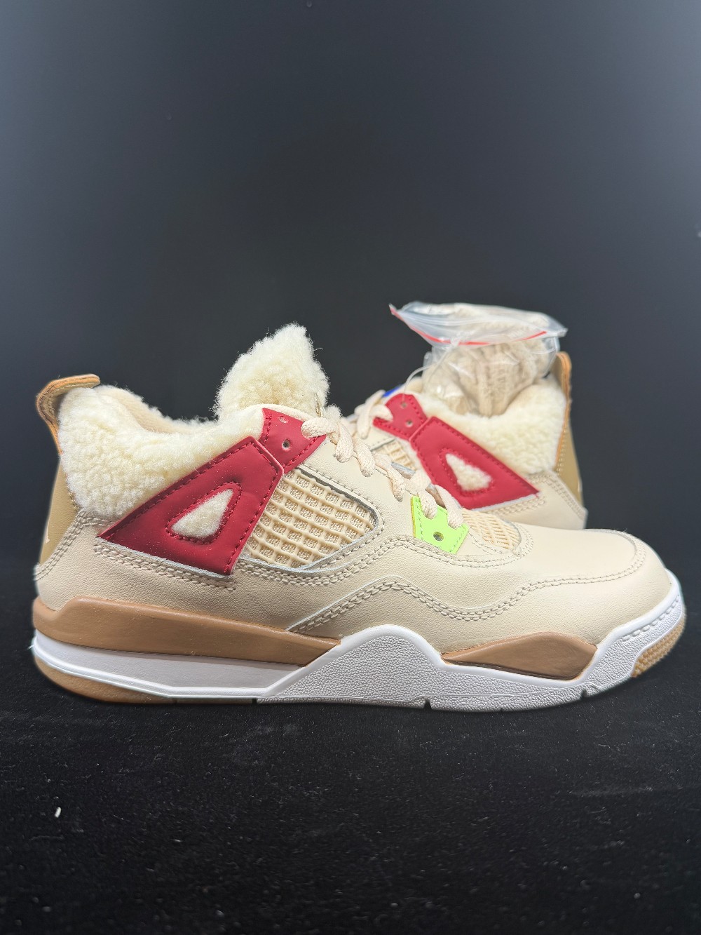 AJ 4 (PS) - WHERE THE WILD THINGS ARE