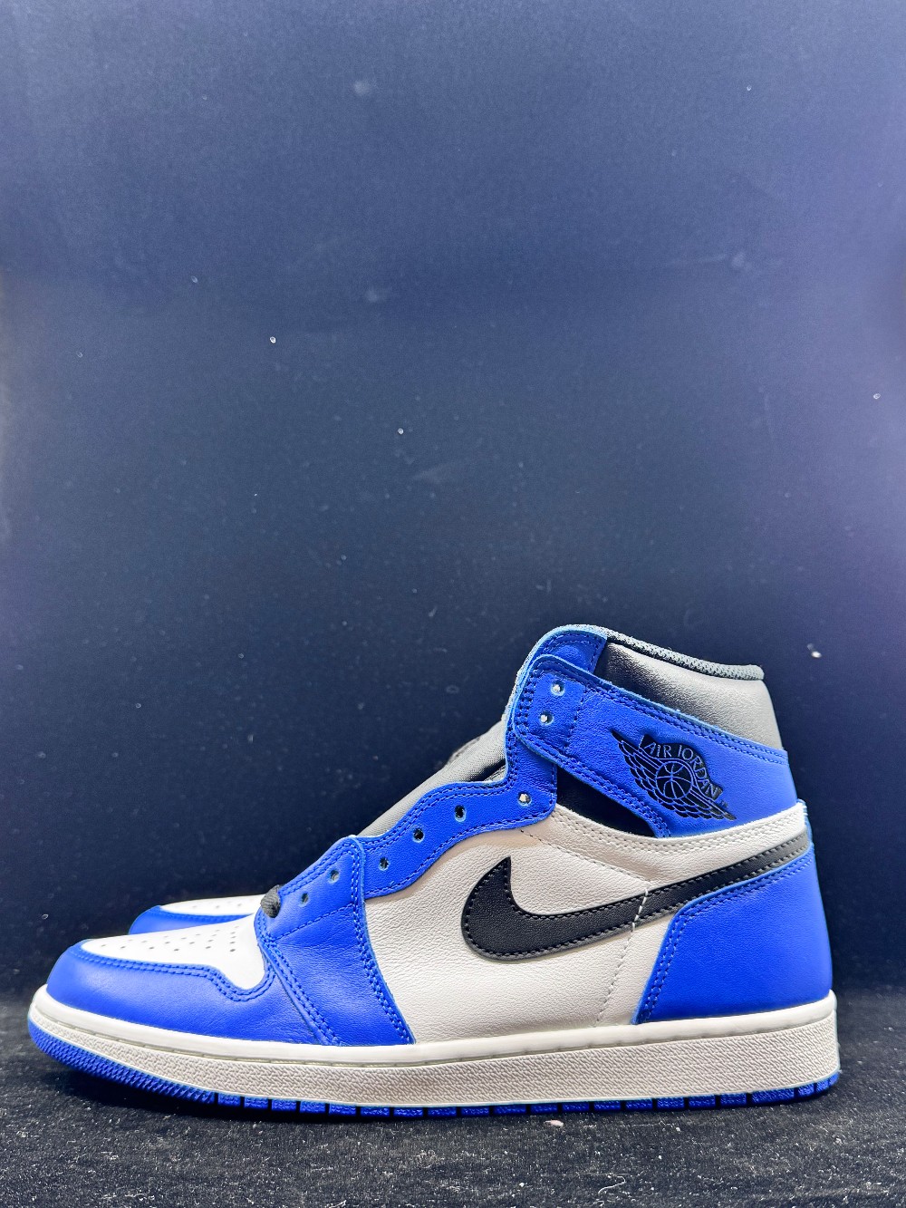 AJ 1 - GAME ROYAL