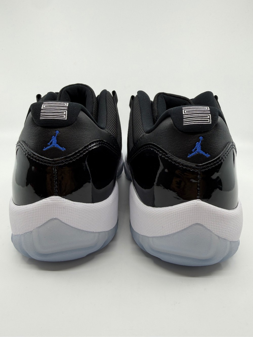 AJ 11 LOW - SPACE JAM