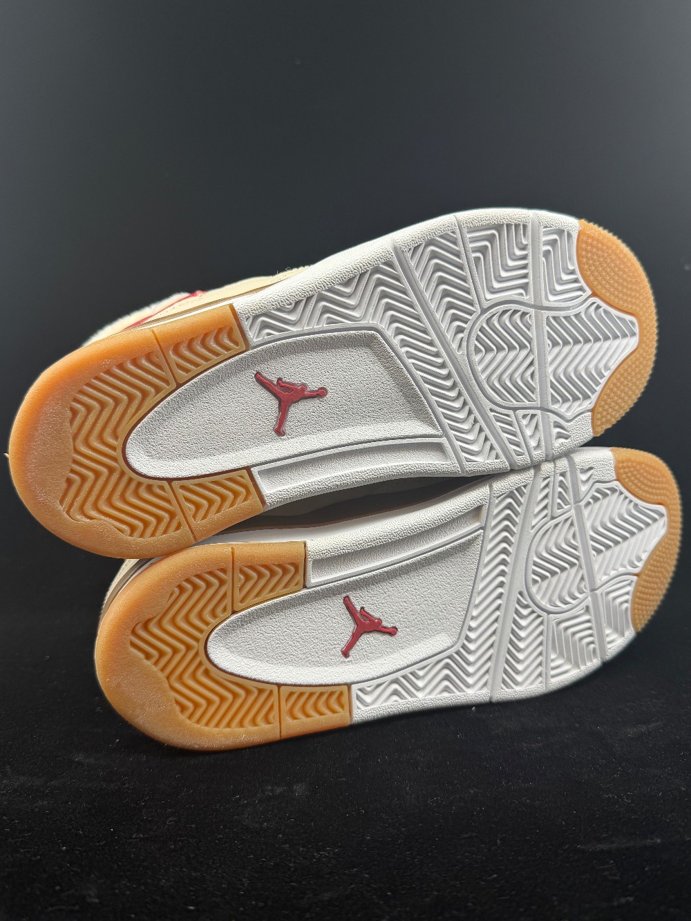 AJ 4 (PS) - WHERE THE WILD THINGS ARE