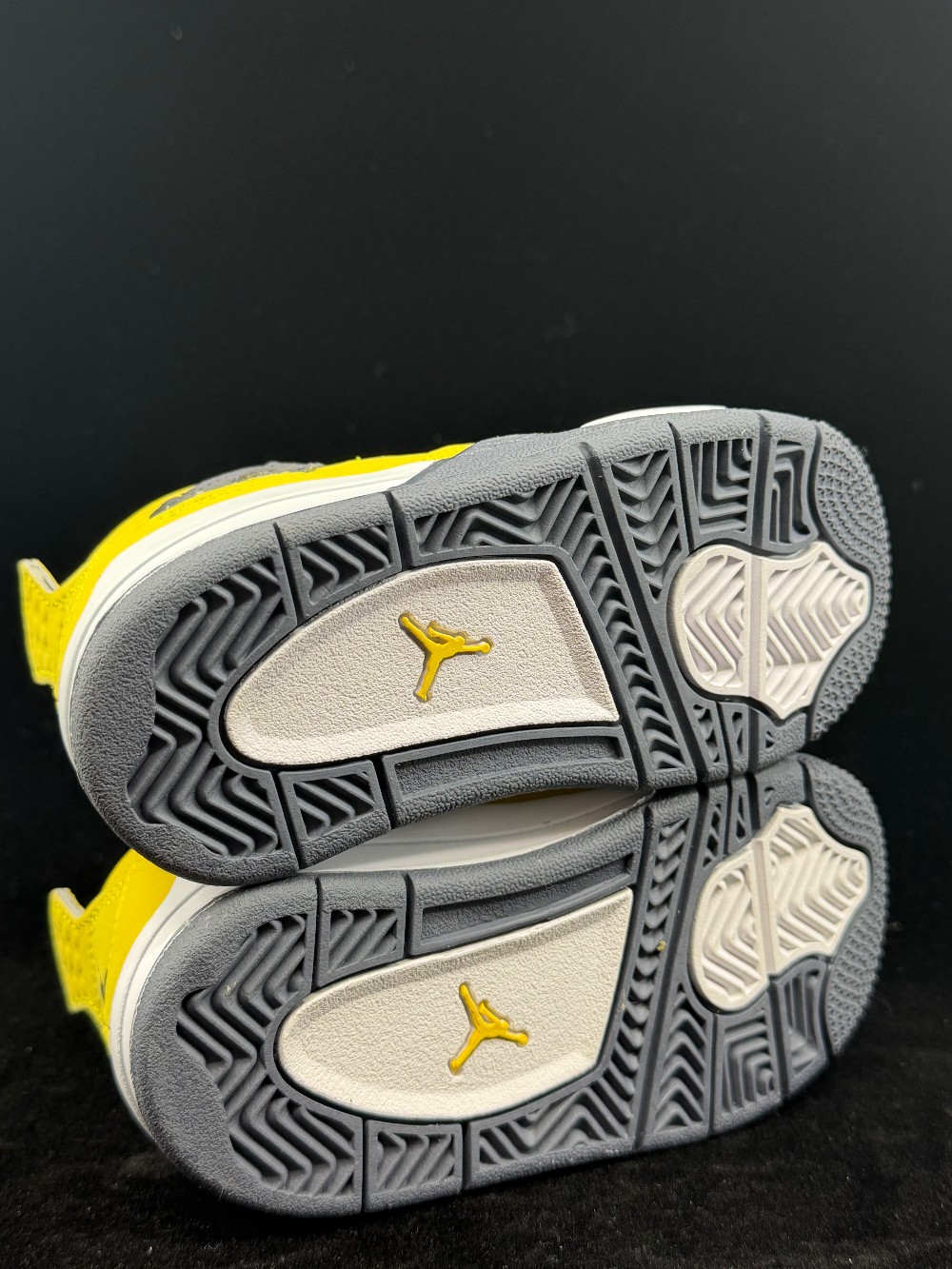 AJ 4 (TD) - LIGHTNING