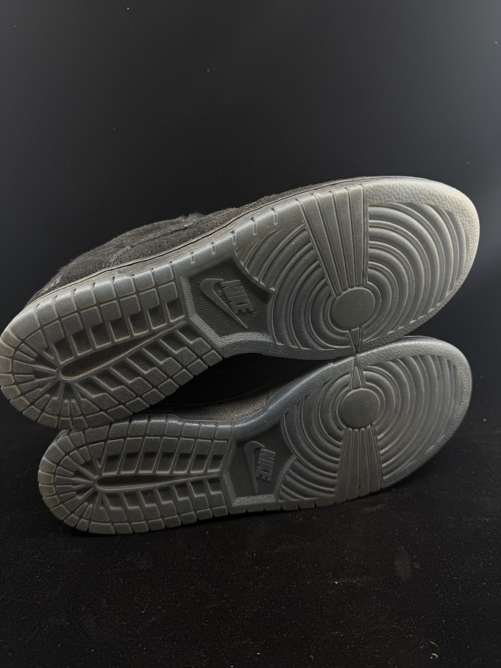 *USED* NIKE DUNK LOW X UNDEFEATED - 5 ON IT