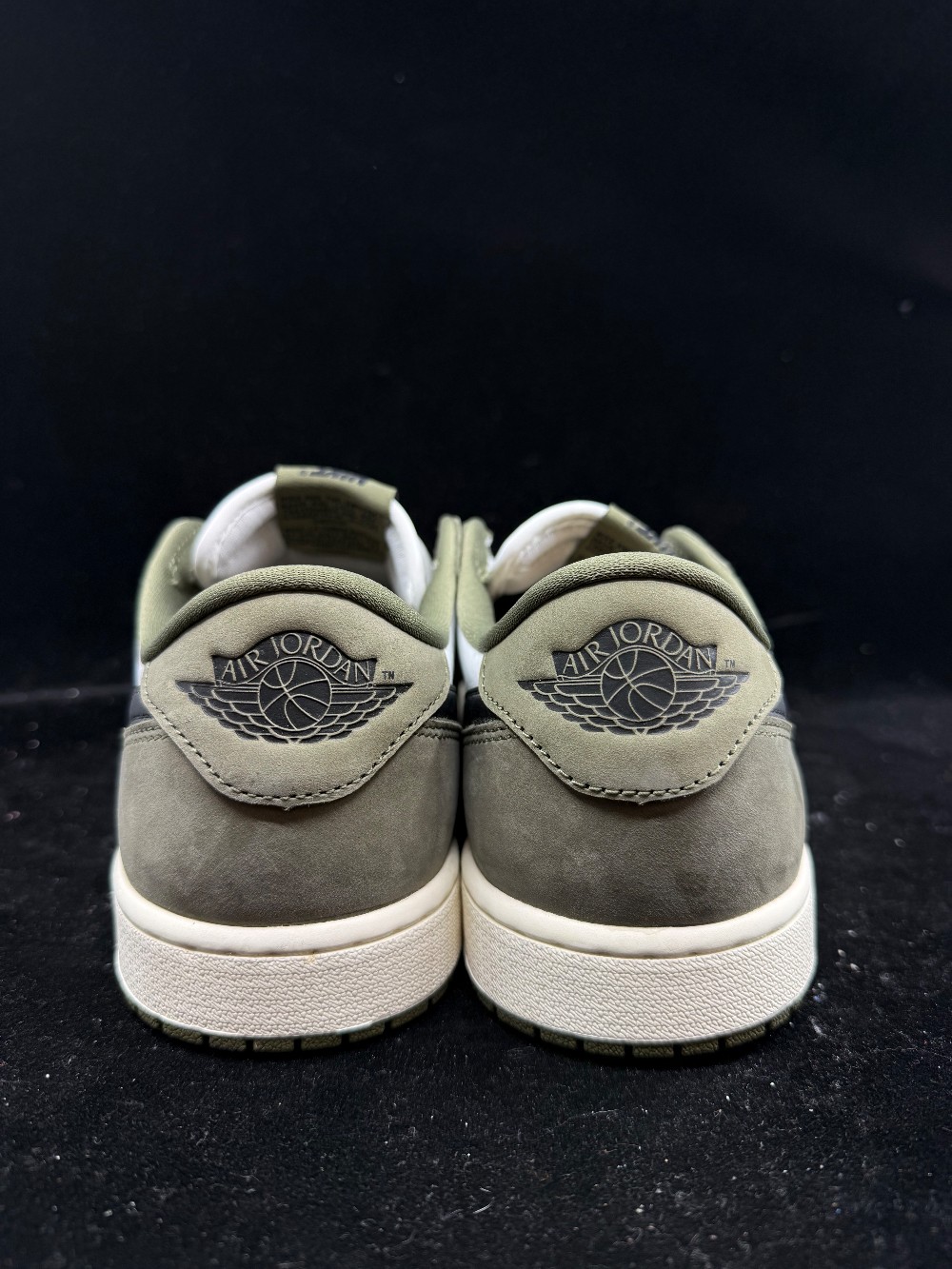 AJ 1 LOW - MEDIUM OLIVE