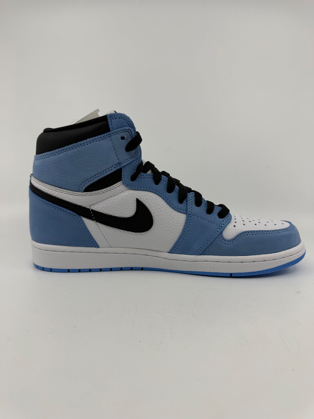 AJ 1 - UNIVERSITY BLUE