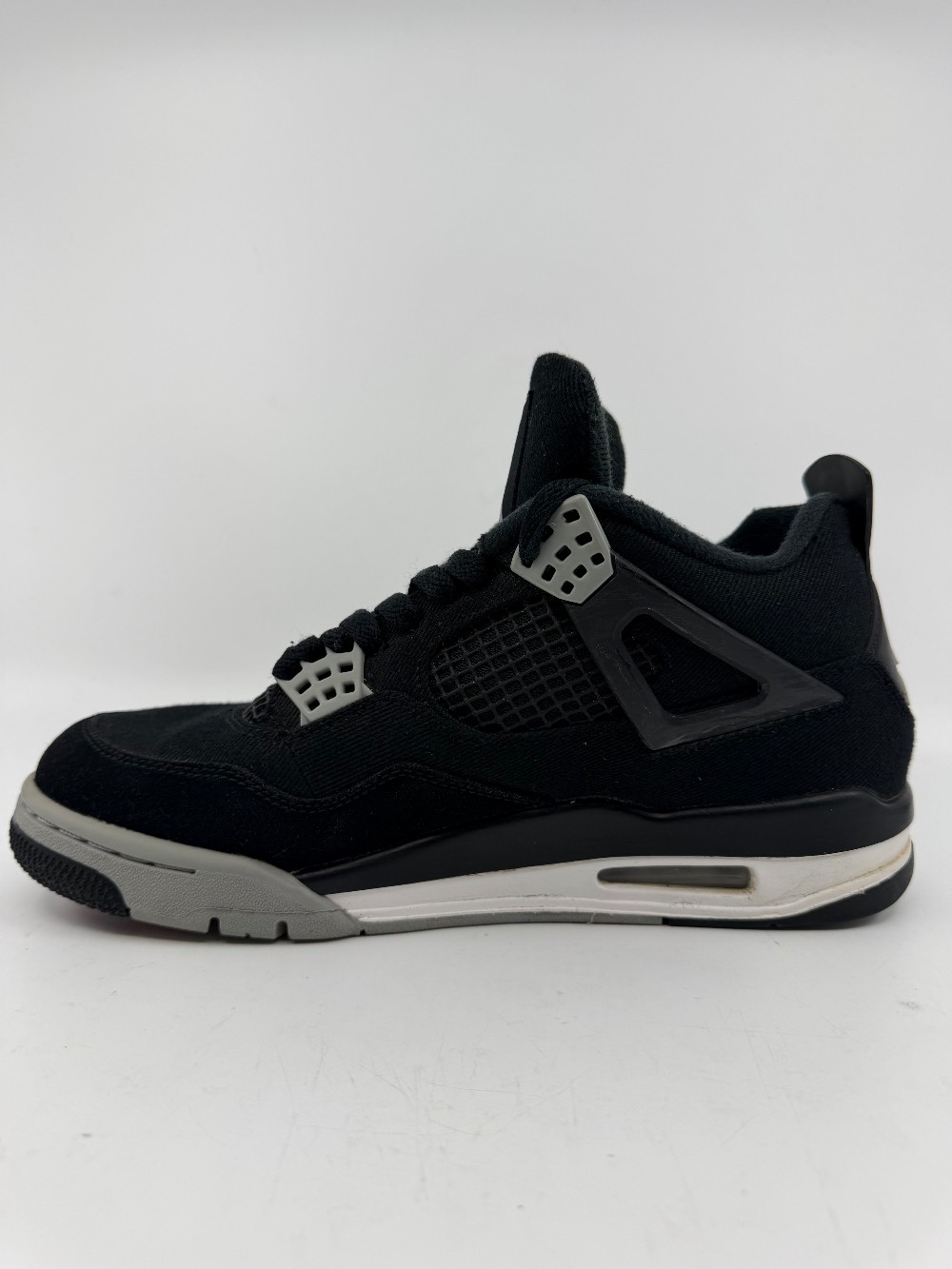 *USED/NO BOX* AJ 4 - BLACK CANVAS